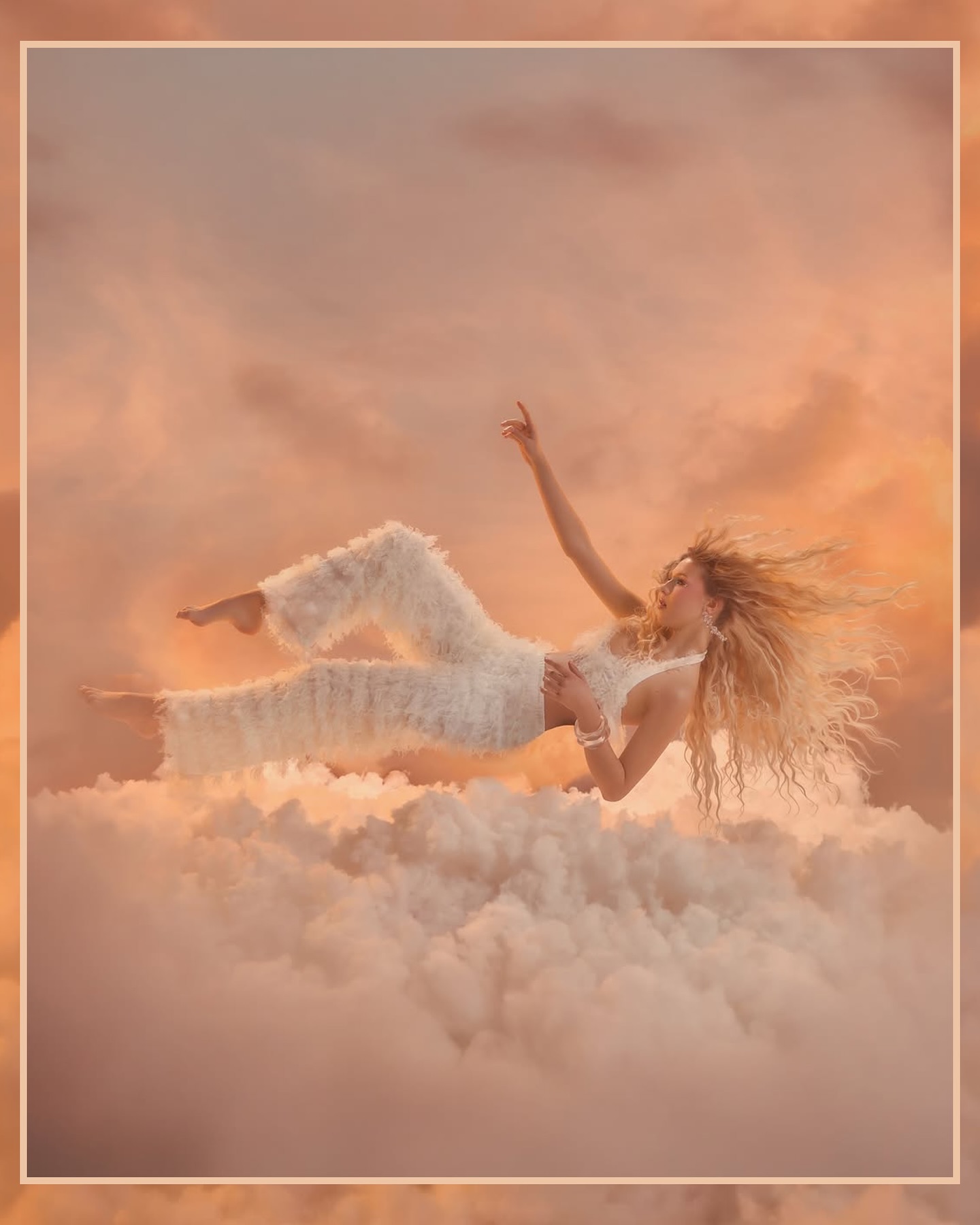 Dreamy new series by @anniecarysphoto for @muserastore 🌤️

@caitlinstylist_ 
@louisegrafton92 
@branalunan 
@larissa.cervinka 
@iamgemmadunne 

#fivefourstudios
