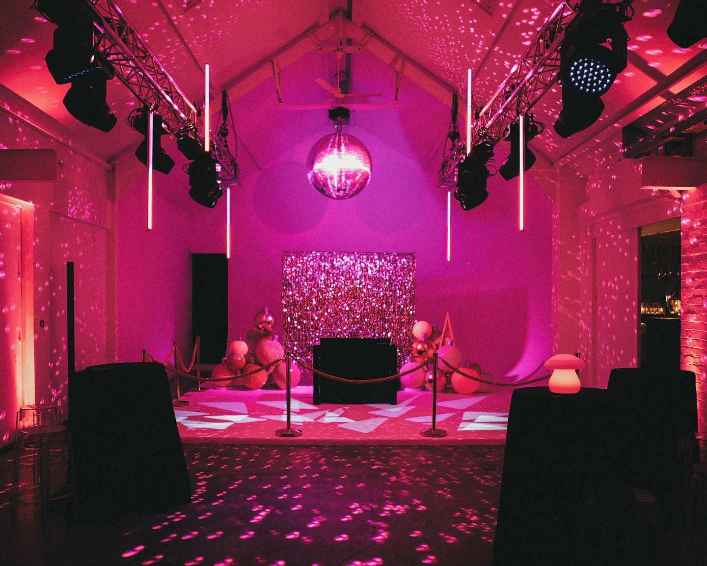 Christmas parties at fivefourstudios …

With three blank-canvas studios & a licensed bar, fivefourstudios offers the opportunity to create your perfect festive celebration for up to 300 guests.

From 3-course fine dining, to street food in our courtyard, the venue offers total flexibility for a wide range of private and corporate events!

Please reach out to our team at info@fivefourstudios for more information and availability.

#fivefourstudios

#christmas #christmasparty #party #partyvenue #venue #venuehire #xmas