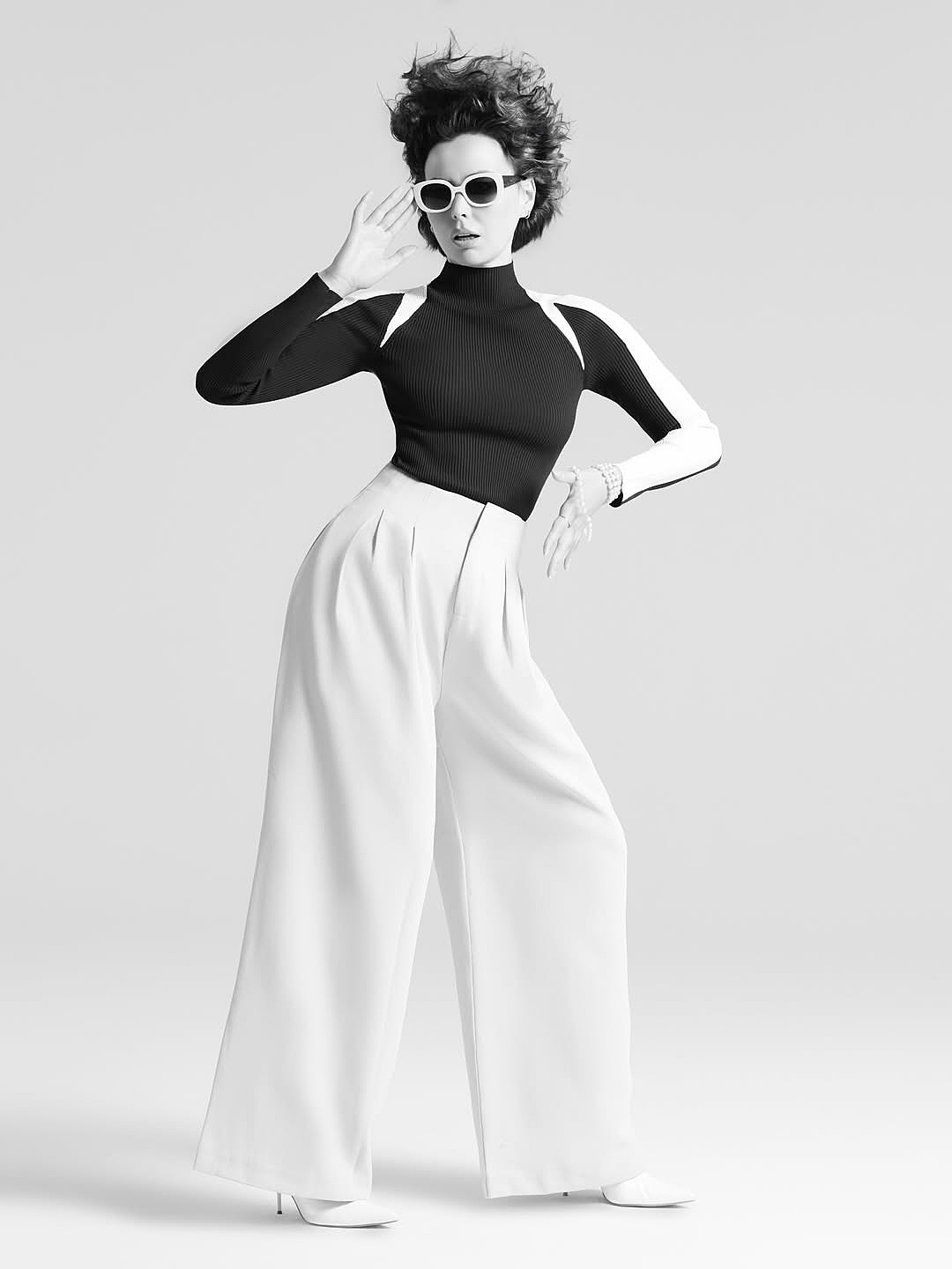 Crisp, retro-inspired images by @myhairphotography for @schwarzkopfprouk 🤍🖤

creative direction @hookerandyoung
hair @robbie.roku @peterherdleinhair
makeup @maddieaustinmua 
styling @clarefrithcreative
agecy @thehairdesk
model @kateylauren_ 

#fivefourstudios