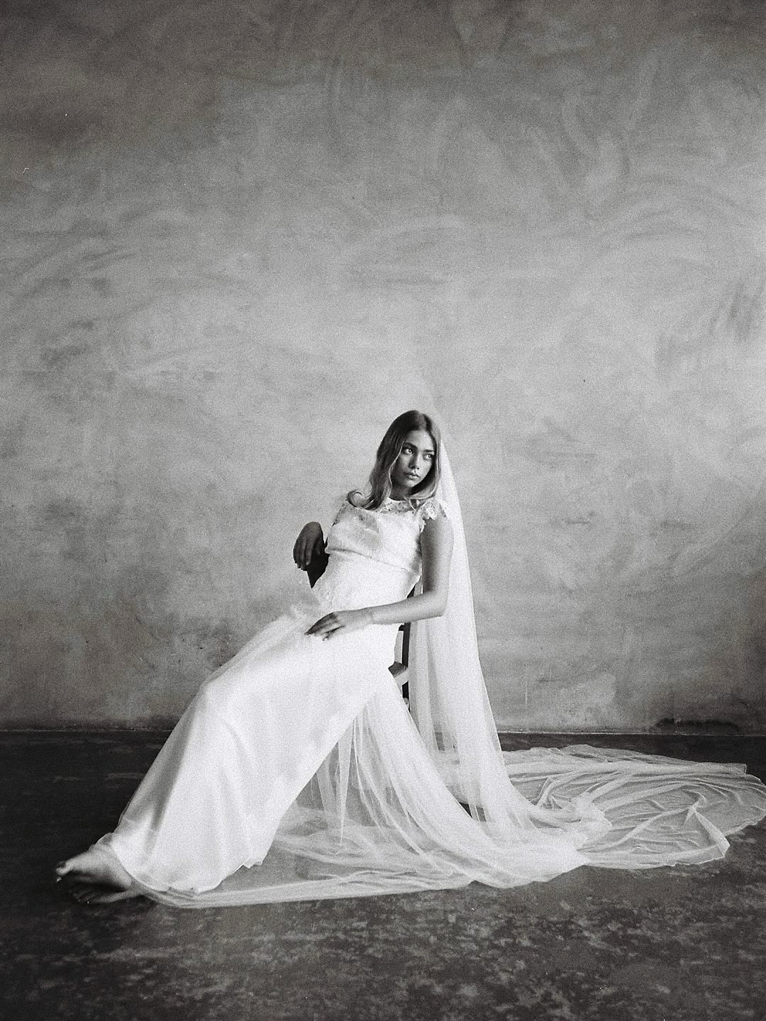 Ethereal frames for @katebeaumont , shot in studio two & the loft ⛅️✨

photography @holliemiacornish & @thegracces 
hmu @biancazaramakeup 

#fivefourstudios