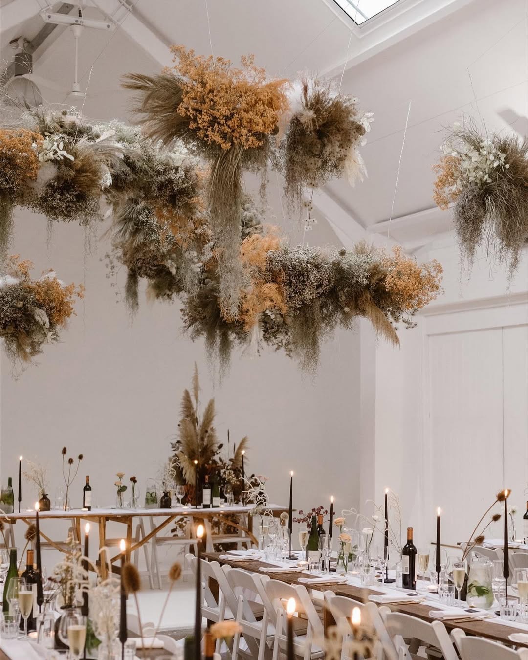 Autumnal loveliness for Bex & Ian - rich tones, soft light and a lot of love! 🍂🌱

@agnes.black 
@swallowsanddamsons 
@indieeventsellie 

#fivefourstudios