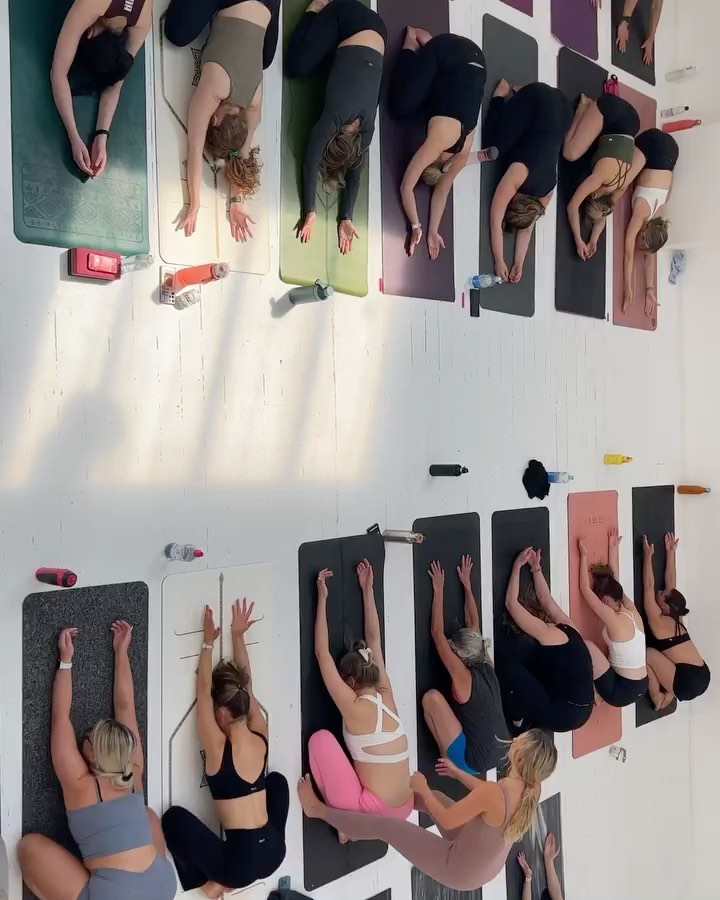 It was a pleasure to host @claudiamirallegro ‘s recent Yoga Workshop in The Loft ????‍♀️✨

Sponsored by @lululemoneurope @drbarbarasturm @glossier @supernova.living @thegreenlabnq 
•
•
#yoga #yogaworkshop #yogaretreat #yogaclass #theloft #loft #studio #studiohire #photographystudio #photographystudios #studiohiremanchester #location #locationscout #photographylocation #events #eventlocation #eventvenue #venue #venuehire #manchester #manchesterphotography #shootday #fivefourstudios