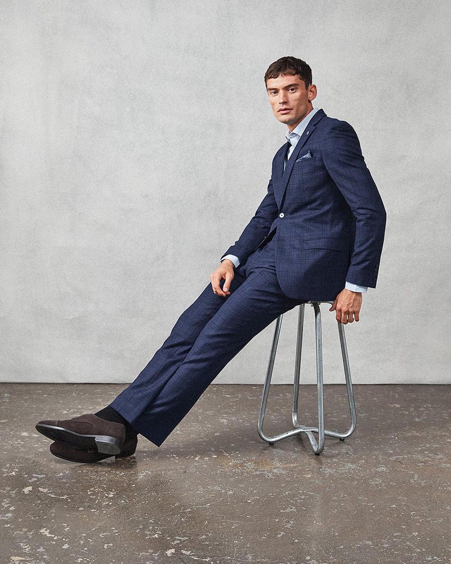 AW23 for @suitsdirectuk , shot in Studio Two by @jake_millers ????
@propaganda_agency
@liamaugurdesign
@josue_dimbele
@farahmenswear
@tedbaker
@glen_power
@benshermanofficial
#aw23 #aw #fashion #fashionshoot #menswear #mensstyle #studio2 #concrete #concretewall #concretefloor #studio #studiohire #photographystudio #location #locationscout #venue #venuehire #manchesterstudio #fivefourstudios #manchester