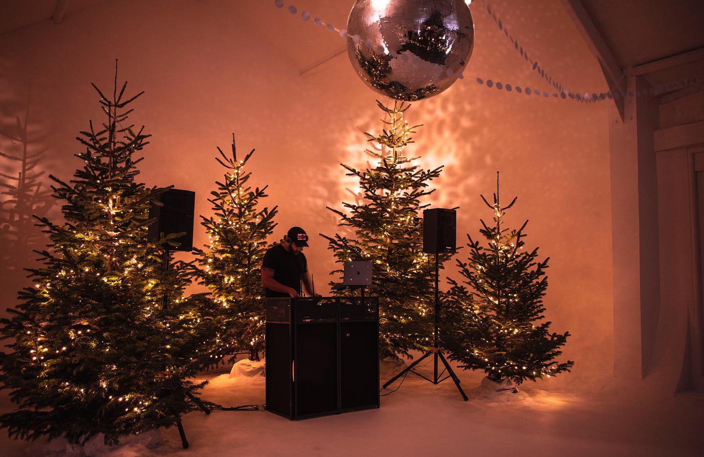 Christmas Parties at fivefourstudios ✨ …

2023 packages now available! More information can be found on our website via the link in our bio. 

#christmas #christmasparty #party #xmas #christmaspartyideas #christmaspartydecor #christmastree #events #eventlocation #eventvenue #venue #venuehire #venuehiremanchester #corporatechristmasparty #corporateevents #manchestervenue #fivefourstudios #manchester